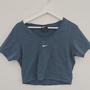 Nike Women's Sportswear Essential Slim-Fit Cropped T-Shirt